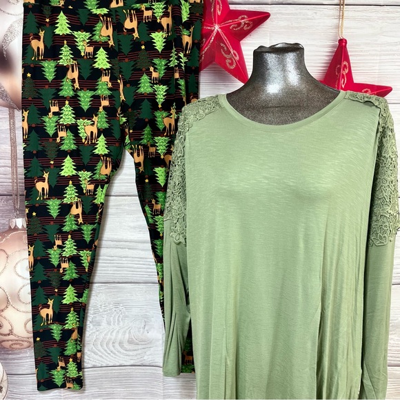 Terra & Sky 14W Top with LuLaRoe TC2 Christmas leggings - Picture 3 of 13